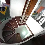 Sergio Gomes A Casa Que Hospeda